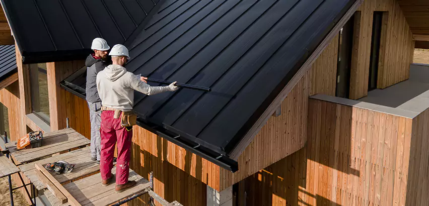 Metal Roof Maintenance in Burbank