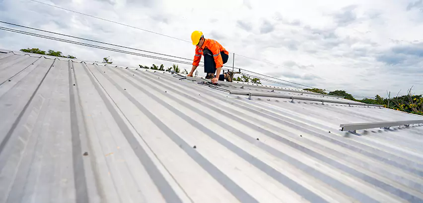 Metal Roof Repairs in Burbank
