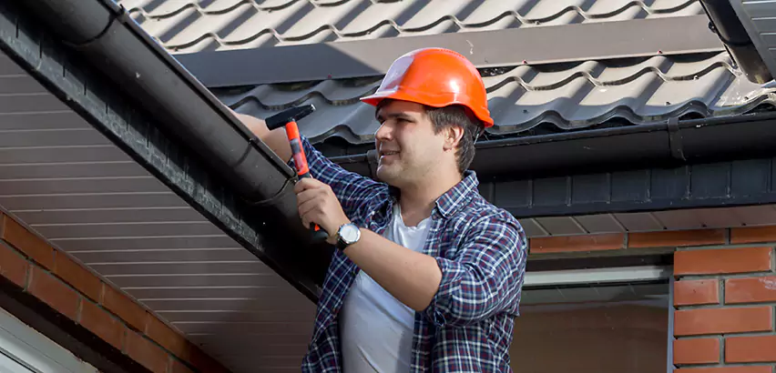 Gutter Fascia Repair in Burbank