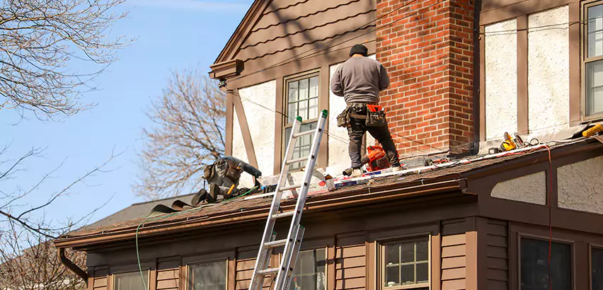 Roof Siding Trim Repair in Burbank