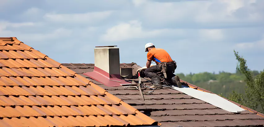 Cedar Roof Maintenance in Burbank